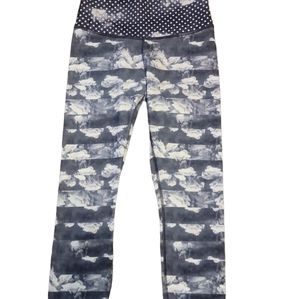 Lululemon Cloud Dot Capri Legging size 4